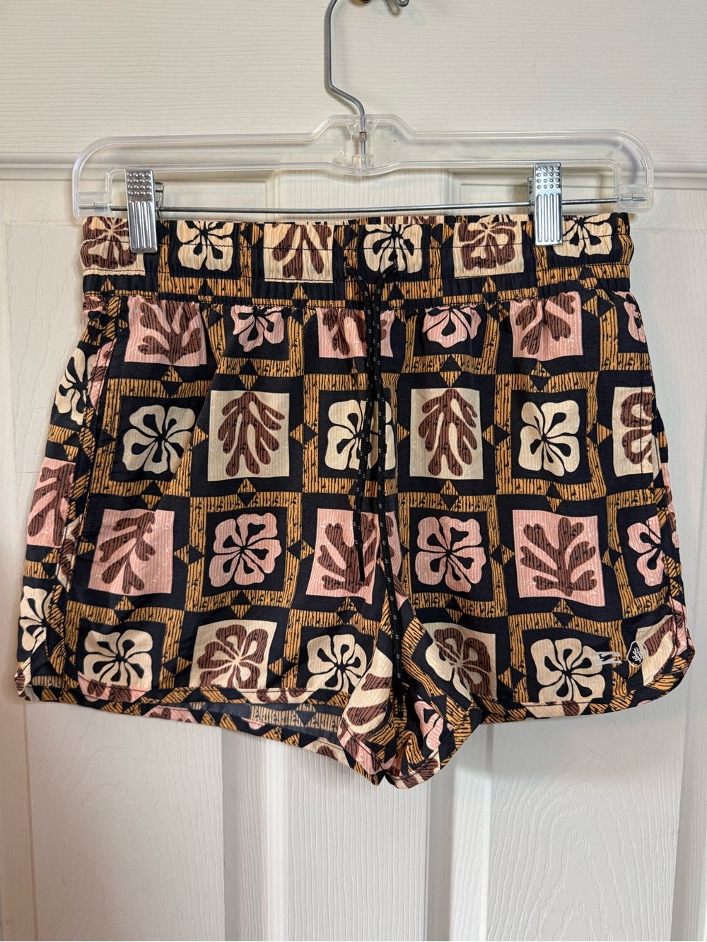 Billabong Coral Gardeners Women's Small Floral Drawstring Shorts